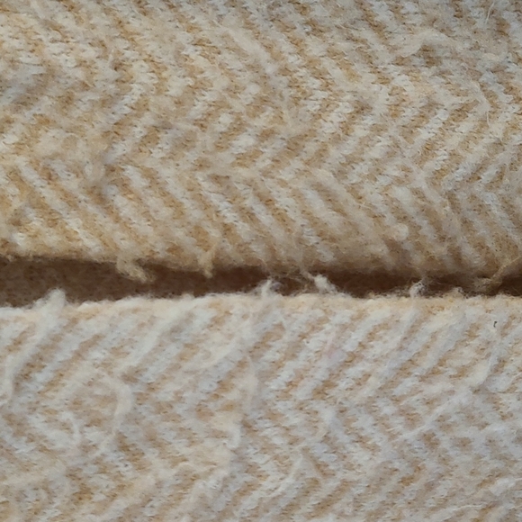 Duster - Picture 4 of 4